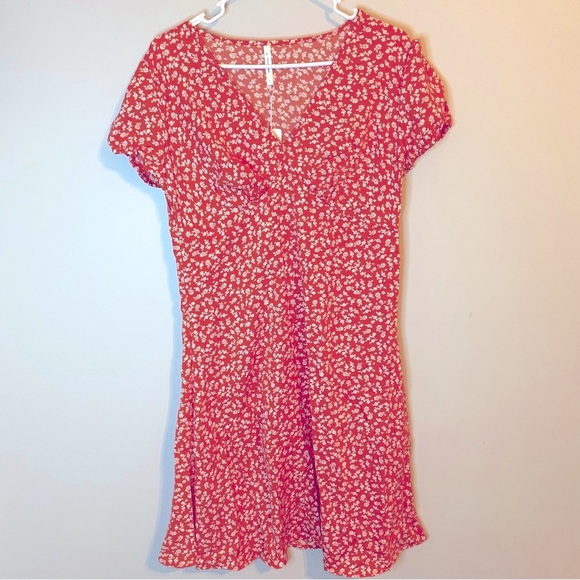 Flirty Beachsissi Red Mini Dress with white flowers Size L  (NWT) - Picture 1 of 6